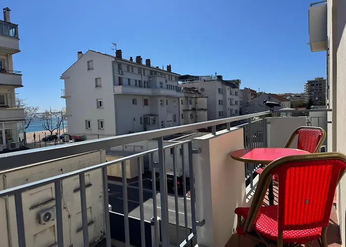 Spacieux Pied-a-terre-vue * Fréjus