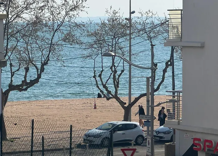 Spacieux Pied-a-terre-vue Apartmán Fréjus