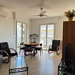 아파트 Spacieux Pied-a-terre-vue Fréjus