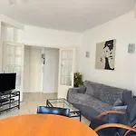 Spacieux Pied-a-terre-vue 아파트