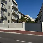 아파트 Spacieux Pied-a-terre-vue Fréjus