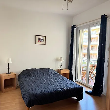 Spacieux Pied-a-terre-vue Fréjus