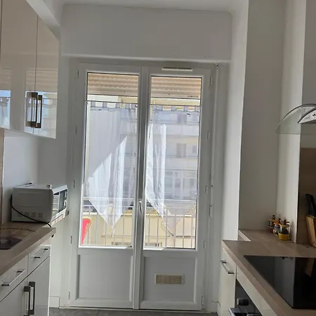 Spacieux Pied-a-terre-vue 아파트