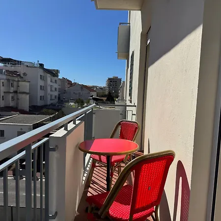 Spacieux Pied-a-terre-vue Lägenhet *