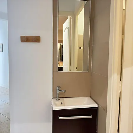 Spacieux Pied-a-terre-vue Lägenhet Fréjus