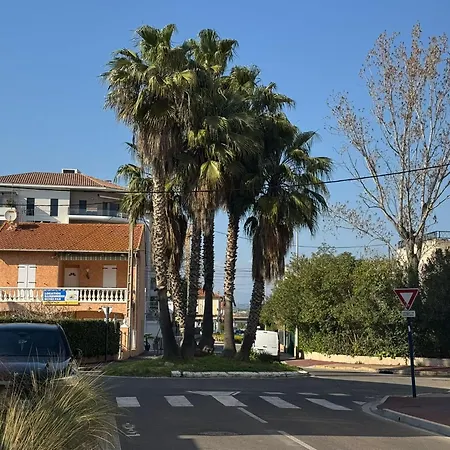 Spacieux Pied-a-terre-vue Fréjus